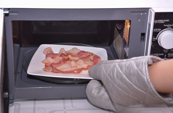 Cách hâm nấu thực phẩm bằng lò vi sóng