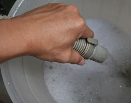 Làm gì khi máy giặt không thoát được nước