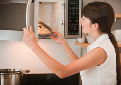 Chuyên sửa lò vi sóng Quận 2 tại nhà