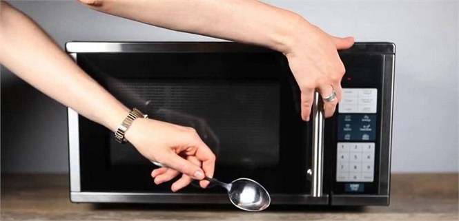 Sửa lò vi sóng Quận Tân Bình giá rẻ nhanh chóng