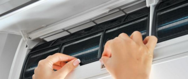 Dịch vụ vệ sinh máy lạnh tại Quận 3 bao sạc gas